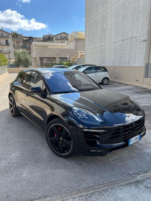 Schwarz Gebraucht 2016 Porsche Macan Turbo SUV | 40.870 € (Teuer) - Bild 1/4