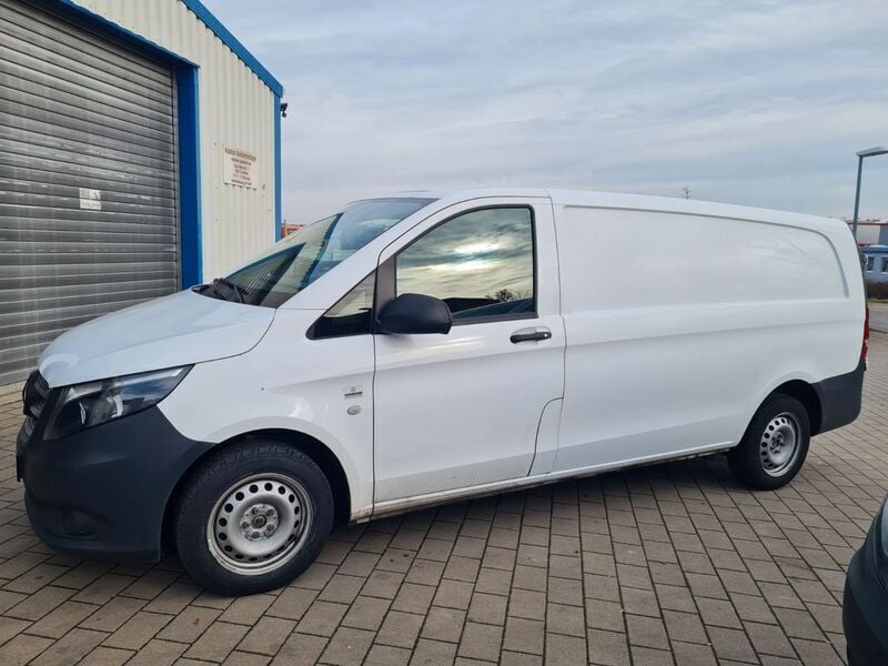 Arktikweiss Gebraucht 2019 Mercedes Vito Van / Kleinbus | 11.305 € - Bild 1/4