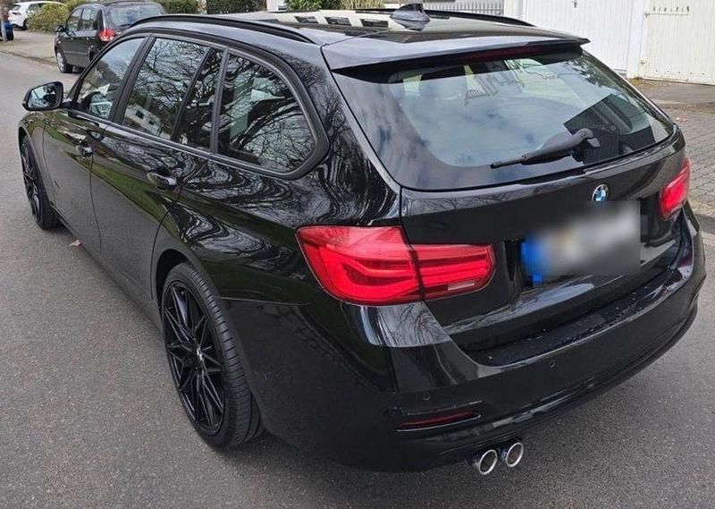 Gebraucht BMW 320 Sport Line 190 PS (139 kW) 2018 Schwarz Kombi