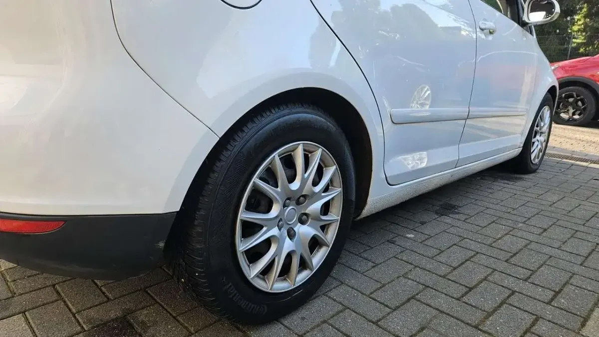 Gebraucht VW Golf Plus Cross Comfortline 105 PS (77 kW) 2008 Candyweiss Limousine