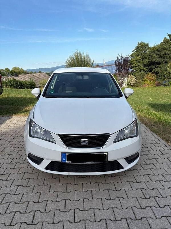 Weiß Gebraucht 2015 Seat Ibiza Style Kleinwagen | 4.690 € (Guter Preis) - Bild 1/4