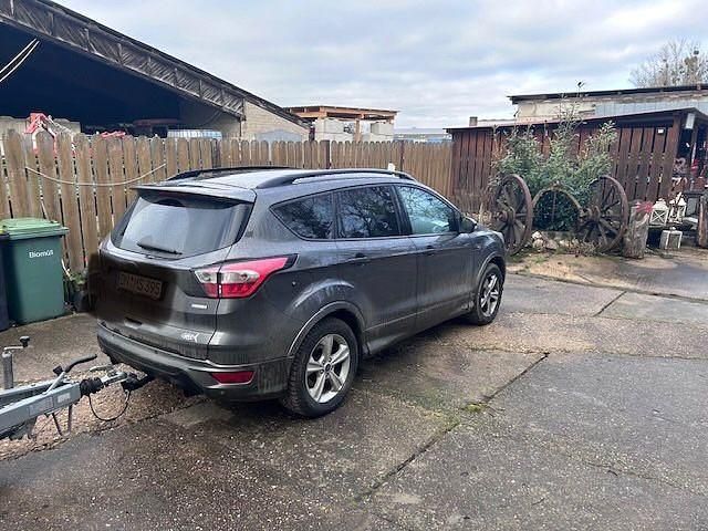 Gebraucht Ford Kuga ST-Line 150 PS (110 kW) 2018 Grau SUV