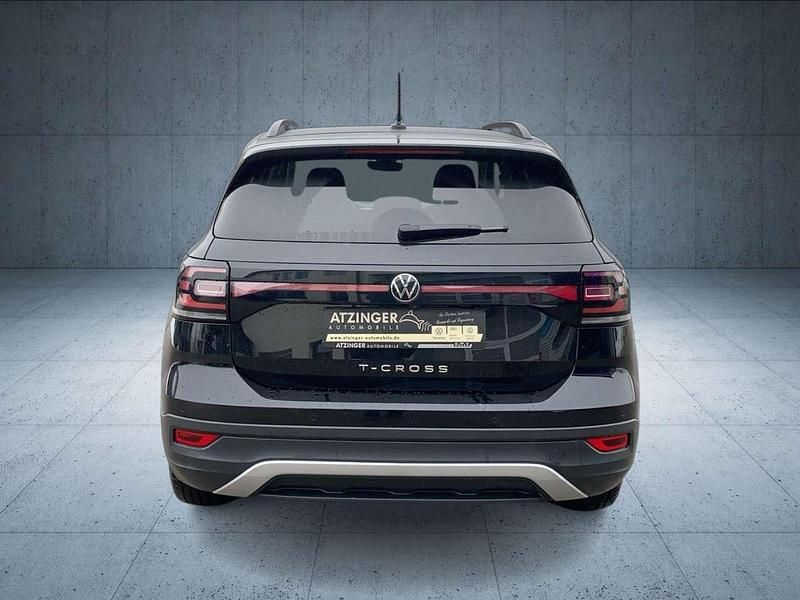 Gebraucht VW T-Cross Active 110 PS (80 kW) 2021 Deep black perleffekt (metallic) SUV
