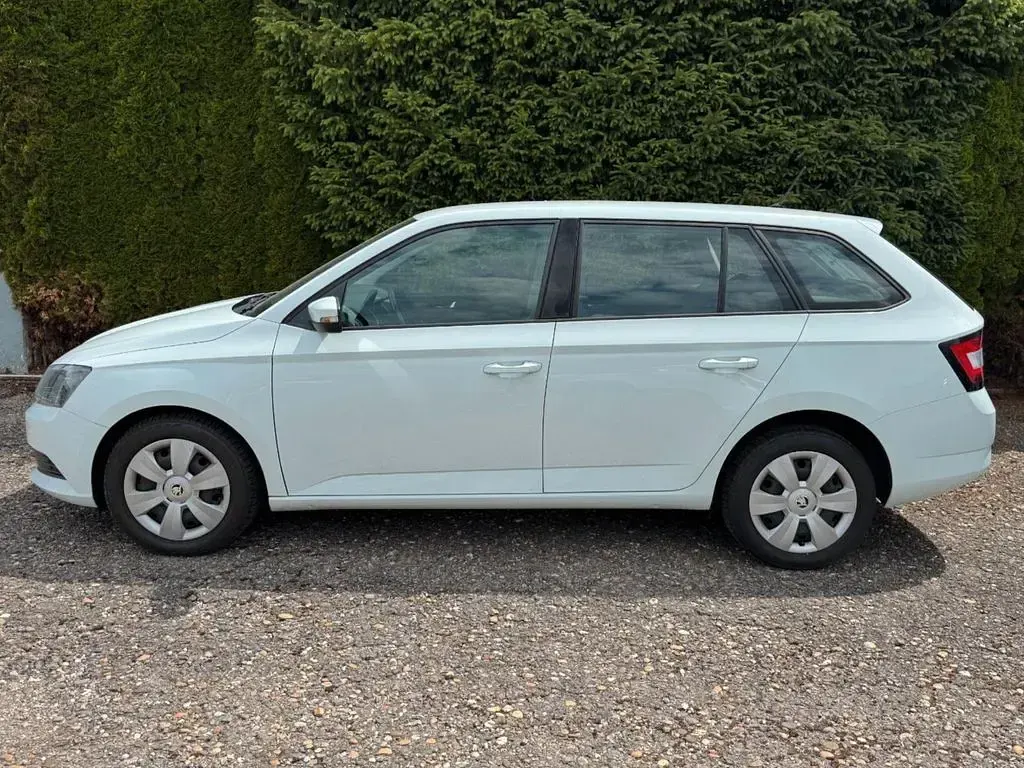 Gebraucht Skoda Fabia Ambition 105 PS (77 kW) 2015 Weiß Limousine