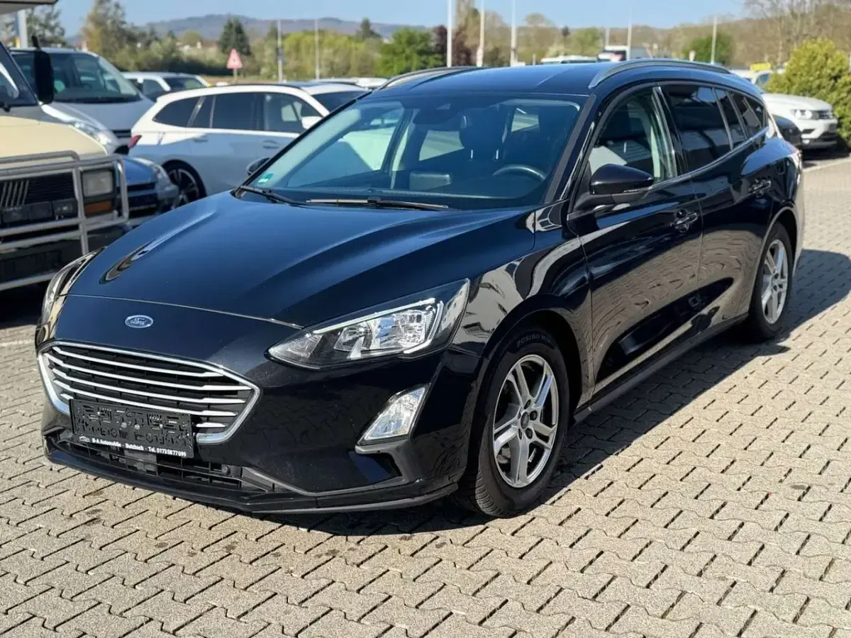 Gebraucht Ford Focus Cool & Connect 125 PS (91 kW) 2020 Agate black Kombi