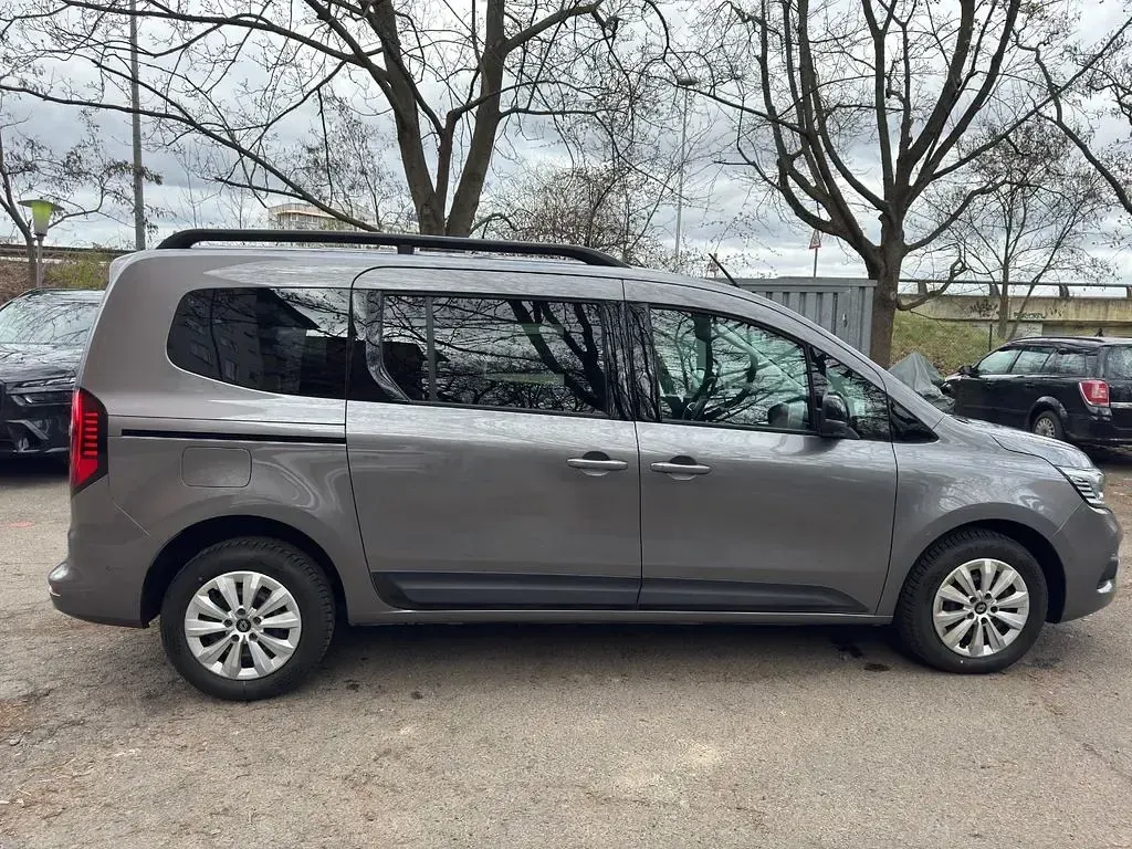 Używany Renault Kangoo Techno 131 KM (96 kW) 2025 Szary Minivan