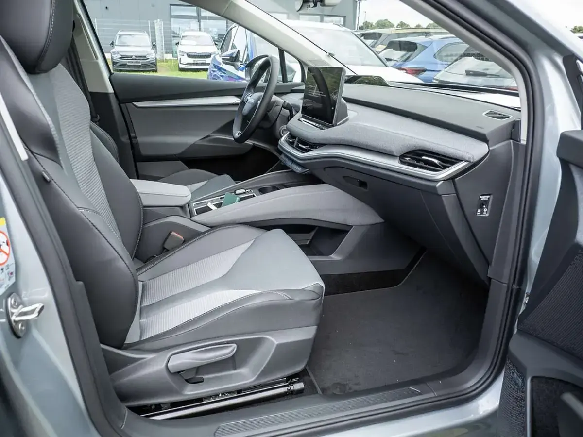 Neu Skoda Enyaq iV Loft 219 kW (299 PS) 2026 Silber SUV