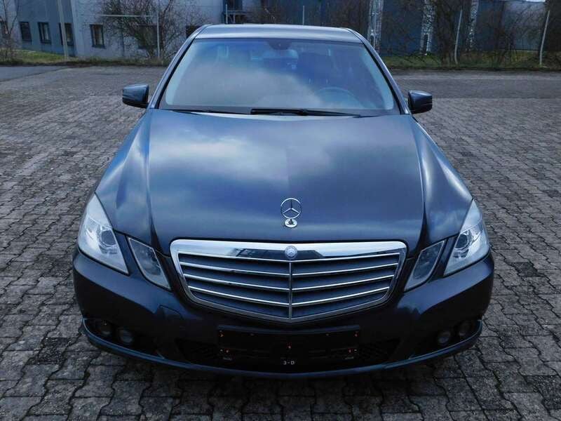 Tenoritgrau metalliclack Gebraucht 2009 Mercedes E200 Limousine | 9.890 € (Teuer) - Bild 1/4