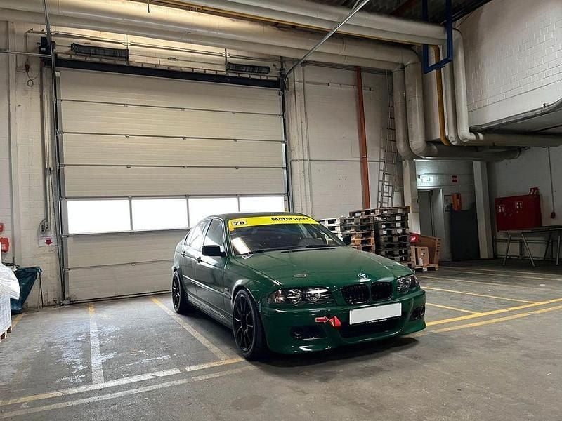 Grün Gebraucht 1998 BMW 328 Limousine | 14.900 € - Bild 1/4