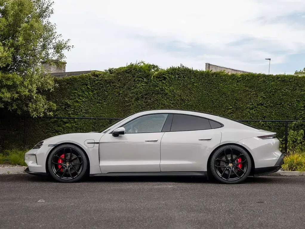 Gebraucht Porsche Taycan 4S 439 kW (598 PS) 2024 Grau Limousine