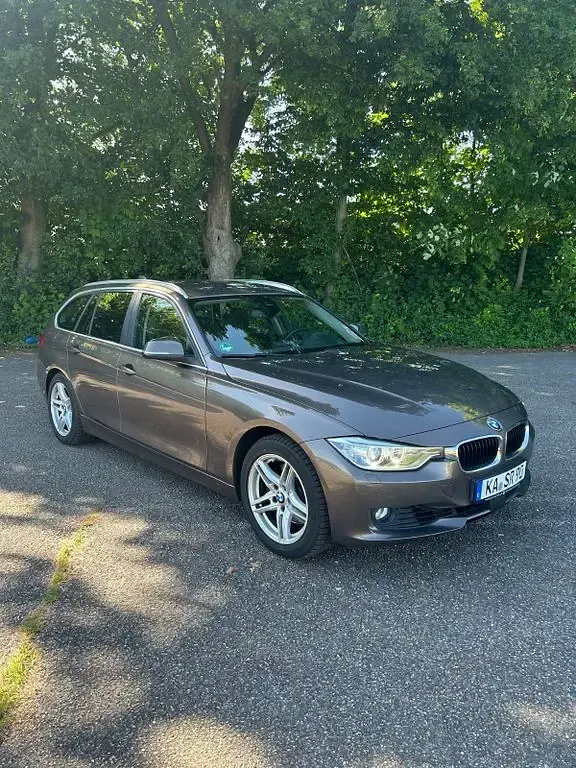 Gebraucht BMW 328 Sport Line 245 PS (180 kW) 2013 Braun Kombi