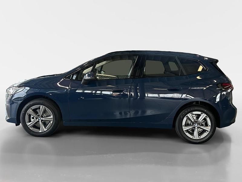 Neu BMW 218 Luxury Line 136 PS (100 kW) 2026 Night dusk blue Kombi