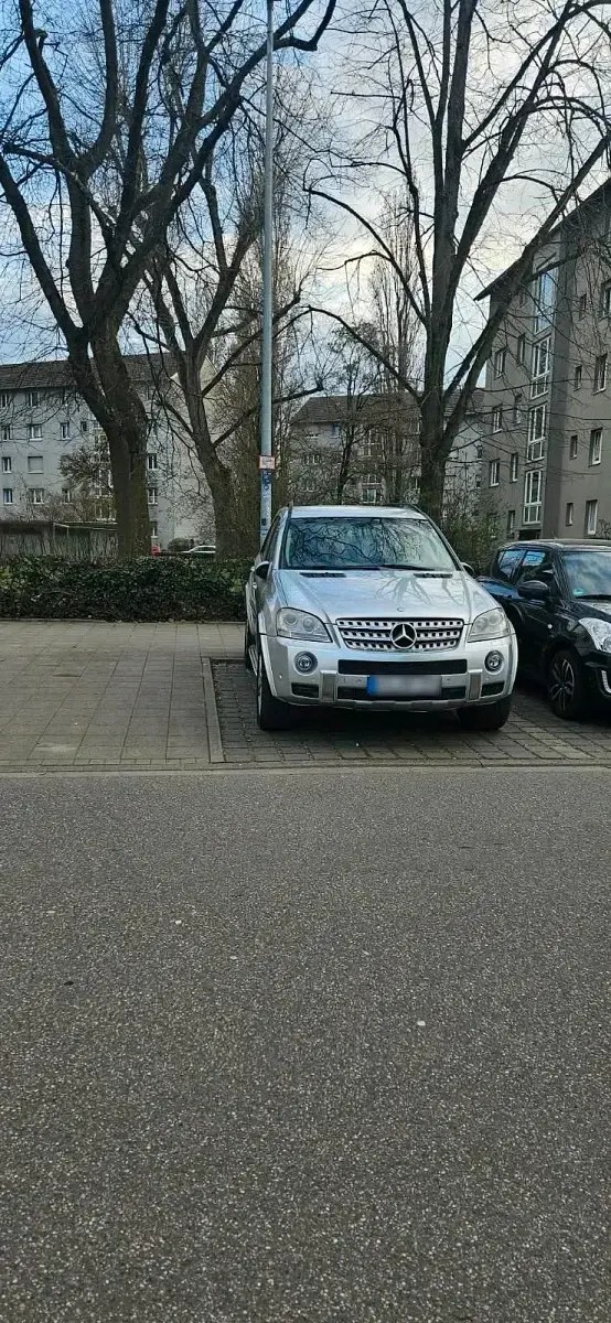 Gebraucht Mercedes 320 224 PS (164 kW) 2007 Silber Limousine