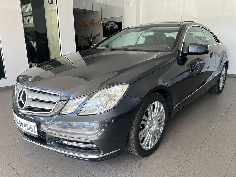 Usata Mercedes E200 184 CV (135 kW) 2012 Grigio Coupé