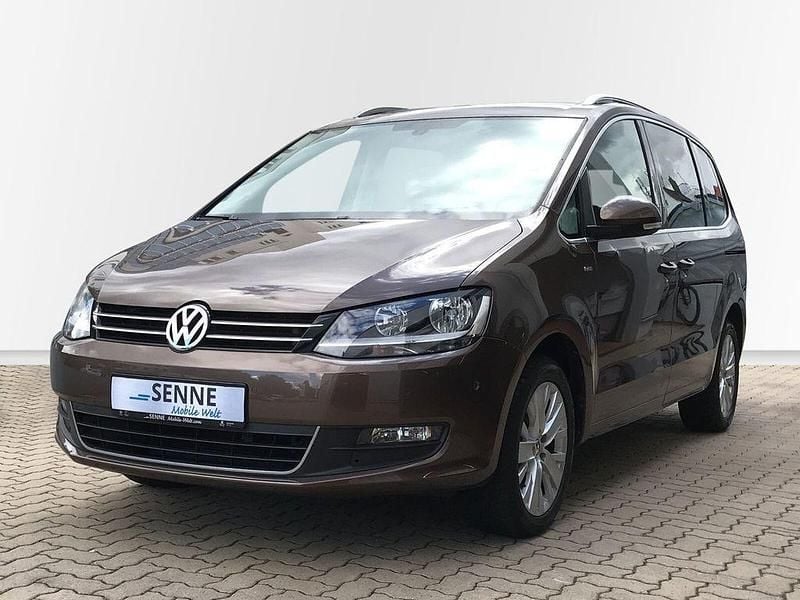 Toffeebraun Gebraucht 2013 VW Sharan Comfortline Van / Kleinbus | 18.450 € (Teuer) - Bild 1/4