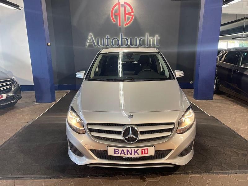 Gebraucht Mercedes B180 122 PS (89 kW) 2017 Silber Van / Kleinbus
