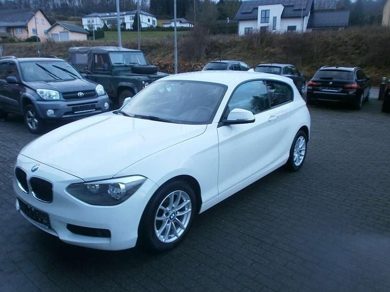 Gebraucht BMW 114 102 PS (75 kW) 2015 Alpinweiss iii Kleinwagen
