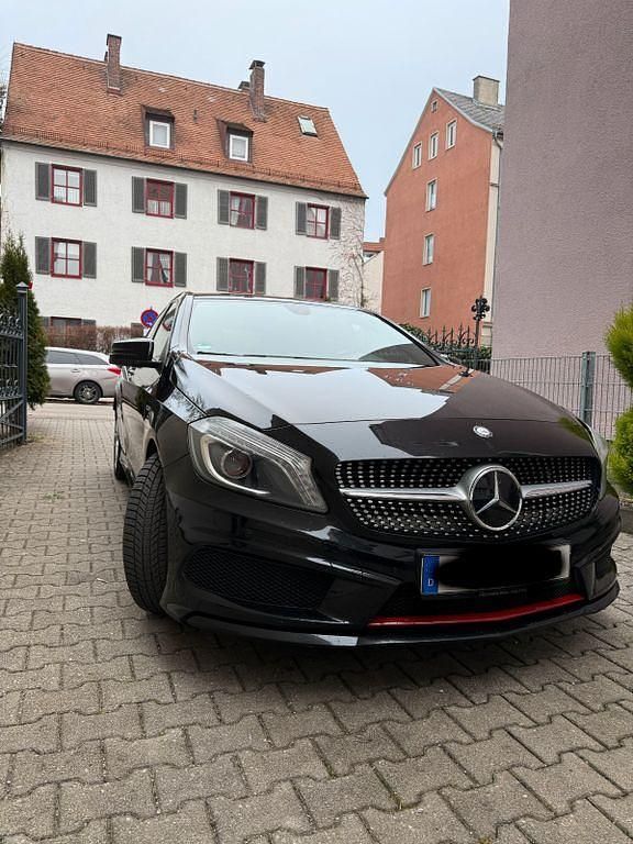 Schwarz Gebraucht 2013 Mercedes 250 AMG Limousine | 14.500 € (Guter Preis) - Bild 1/4
