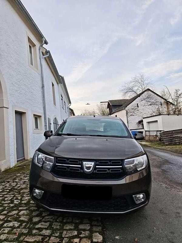 Gebraucht Dacia Sandero Lauréate 73 PS (53 kW) 2018 Braun Limousine