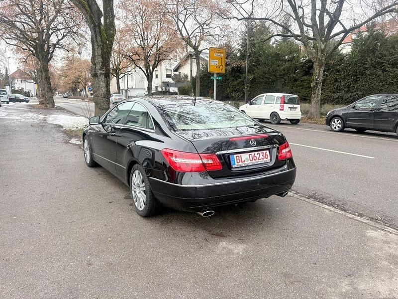 Gebraucht Mercedes E350 231 PS (169 kW) 2010 Schwarz Coupé