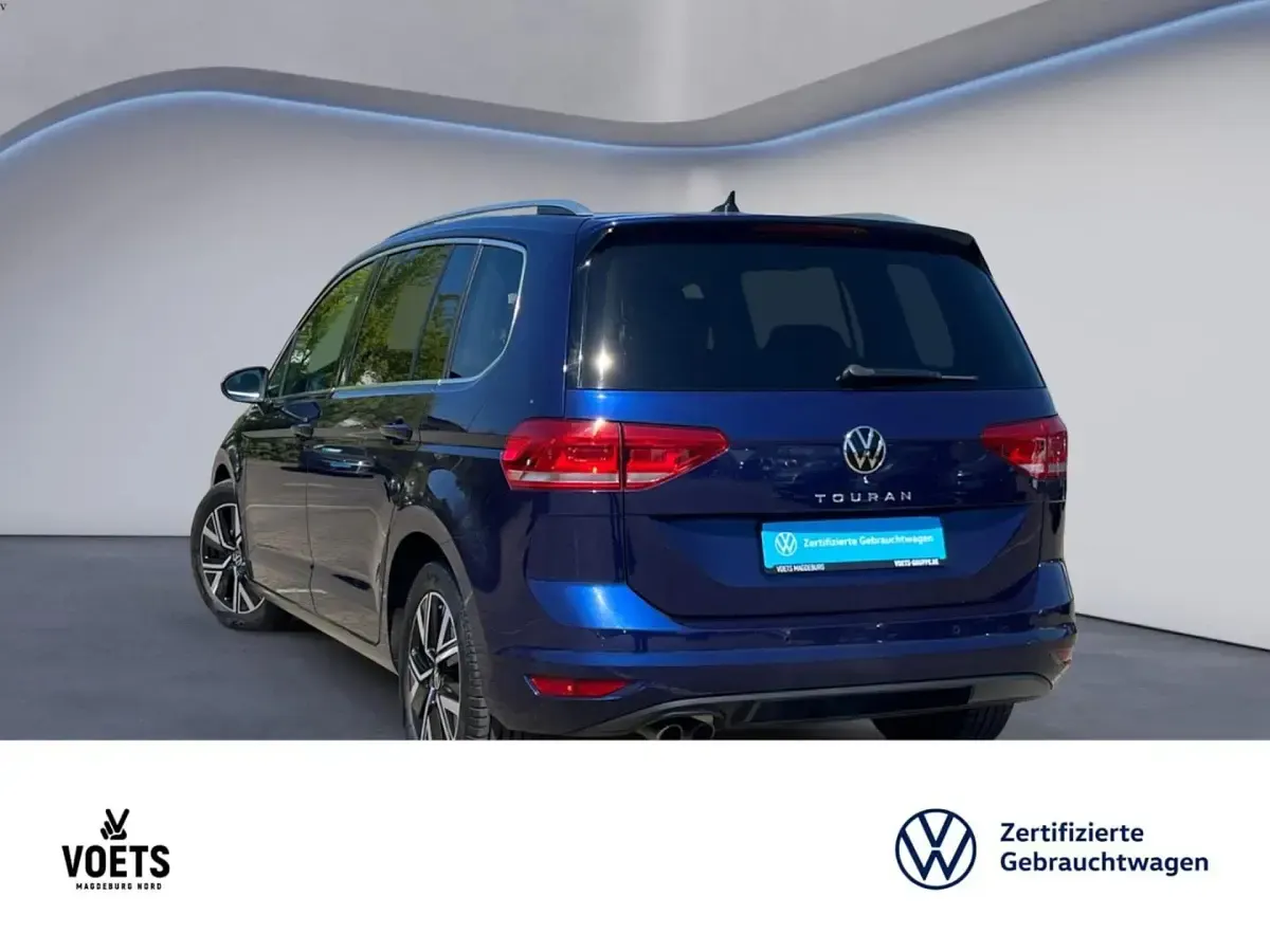 Gebraucht VW Touran Highline 150 PS (110 kW) 2022 Blau Van / Kleinbus