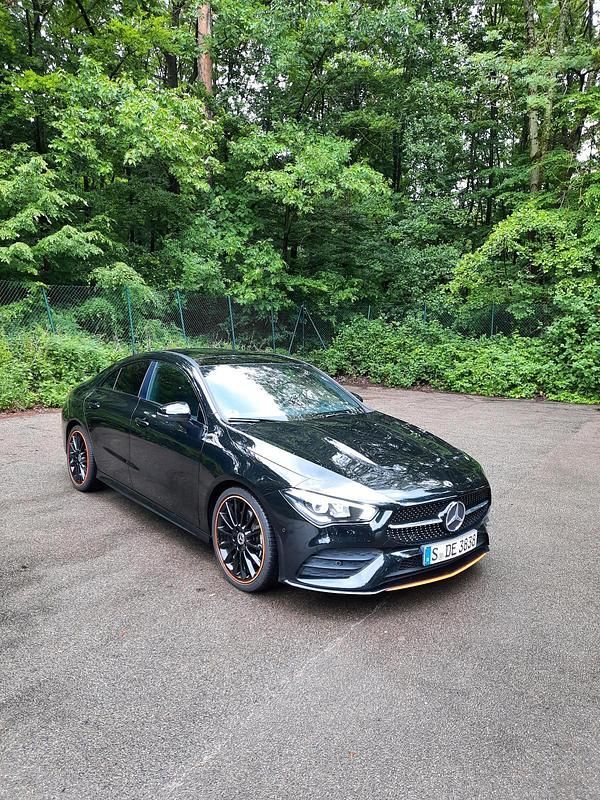 Schwarz Gebraucht 2019 Mercedes CLA220 AMG line Limousine | 33.500 € (Etwas zu teuer) - Bild 1/4