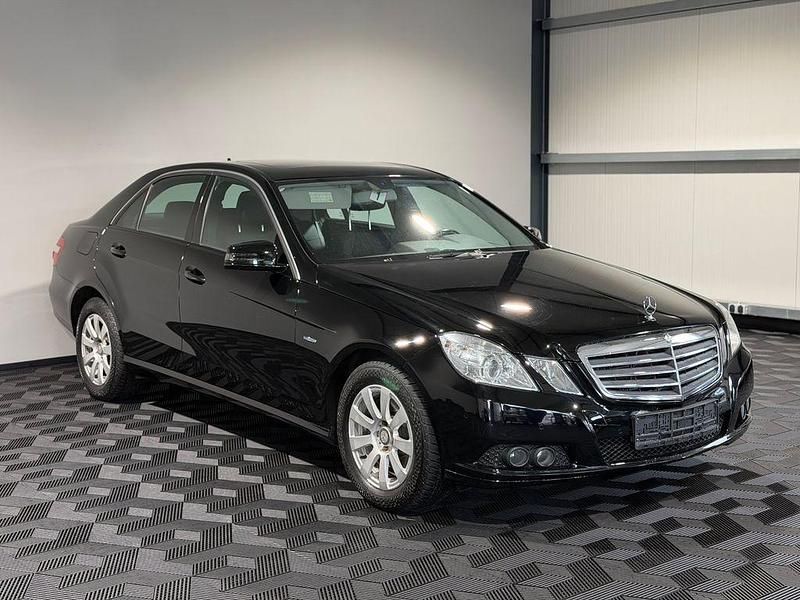 Gebraucht Mercedes E300 204 PS (150 kW) 2010 Schwarz Limousine