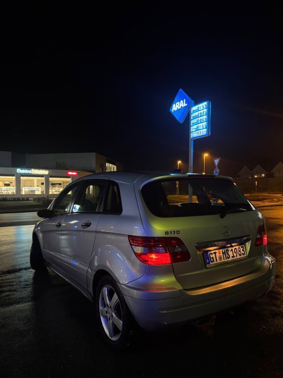 Silber Gebraucht 2006 Mercedes B170 Van / Kleinbus | 5.300 € (Fairer Preis) - Bild 1/4