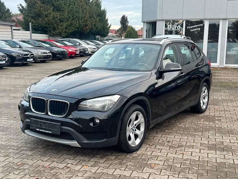 Black sapphire metallic Gebraucht 2013 BMW X1 SUV | 9.950 € (Guter Preis) - Bild 1/4