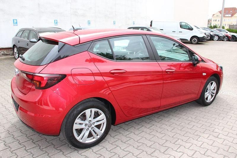 Gebraucht Opel Astra Edition 110 PS (80 kW) 2021 Rot Limousine
