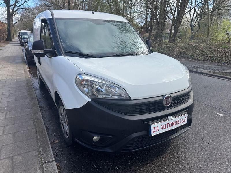 Gebraucht Fiat Doblò 95 PS (69 kW) 2018 Weiß Van / Kleinbus