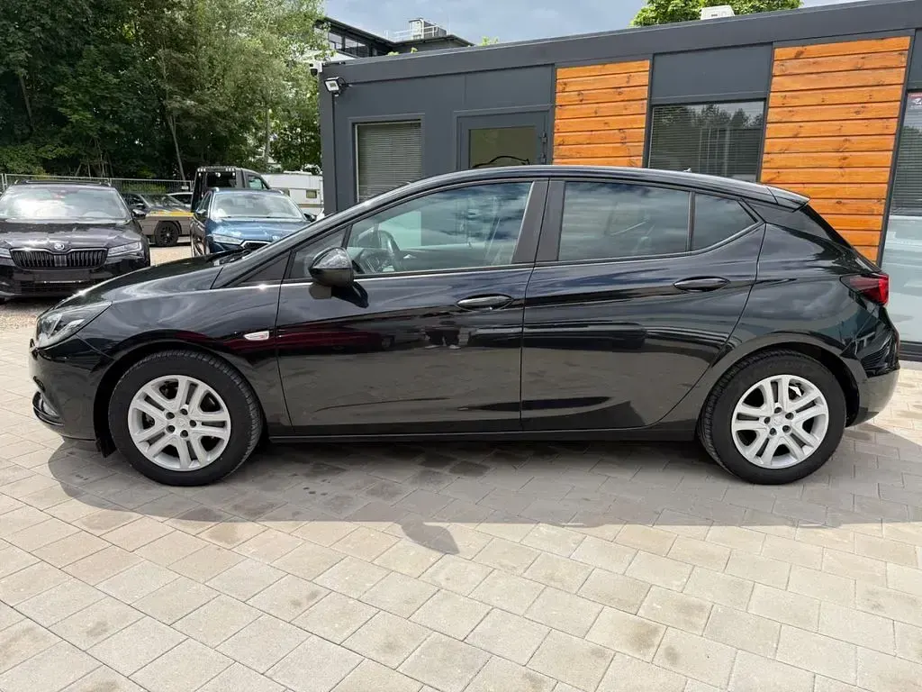 Gebraucht Opel Astra Edition 110 PS (80 kW) 2016 Schwarz Limousine