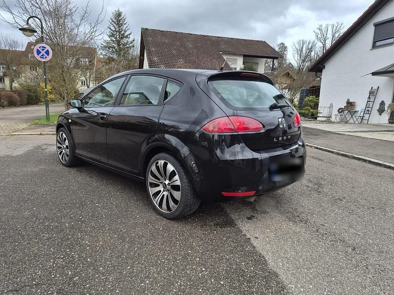 Usata Seat Leon 102 CV (75 kW) 2007 Nero Utilitaria