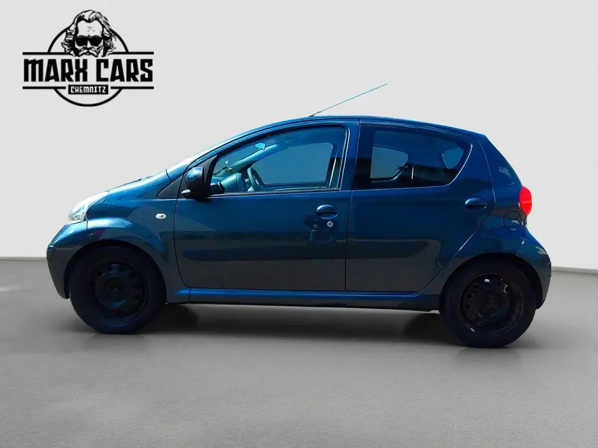 Gebraucht Toyota Aygo 68 PS (50 kW) 2008 Grau Kleinwagen