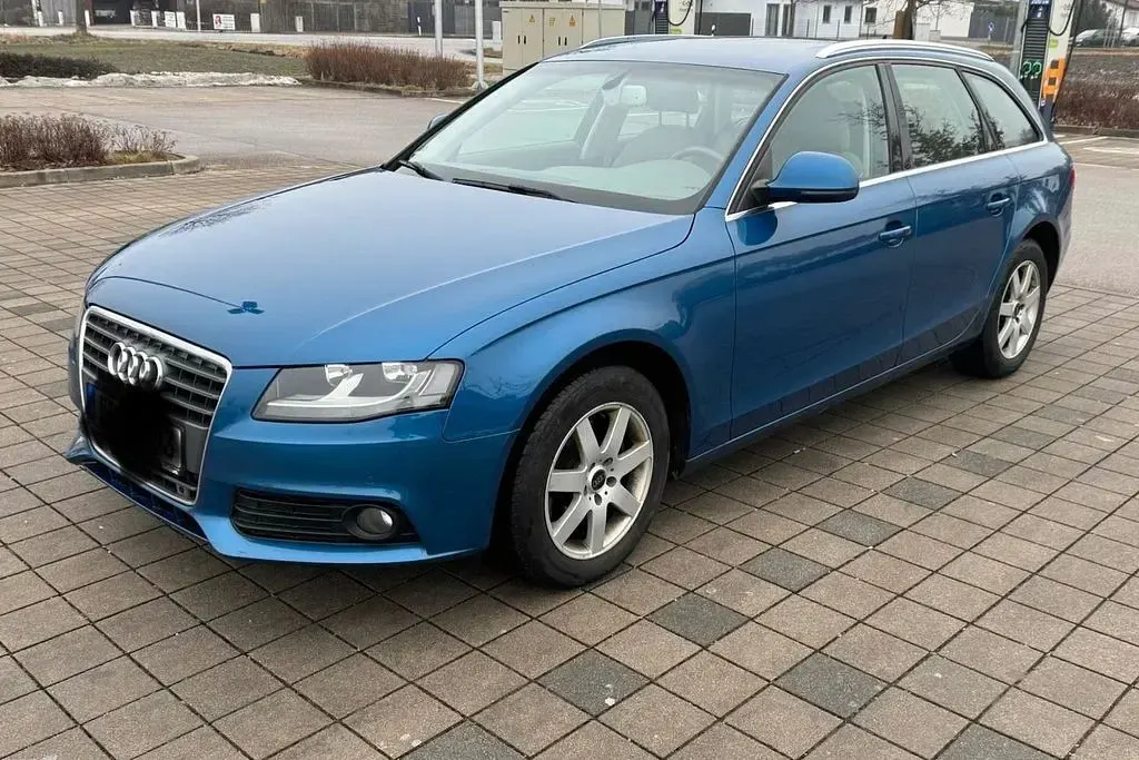 Gebraucht Audi A4 Ambition 143 PS (105 kW) 2010 Blau Kombi