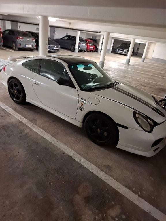Weiß Gebraucht 2002 Porsche 911 Carrera Coupé | 34.000 € (Guter Preis) - Bild 1/4