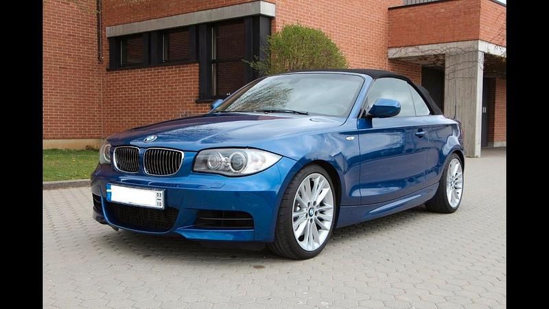 Blau Gebraucht 2010 BMW 135 Cabriolet Advantage Cabrio | 20.999 € (Fairer Preis) - Bild 1/4