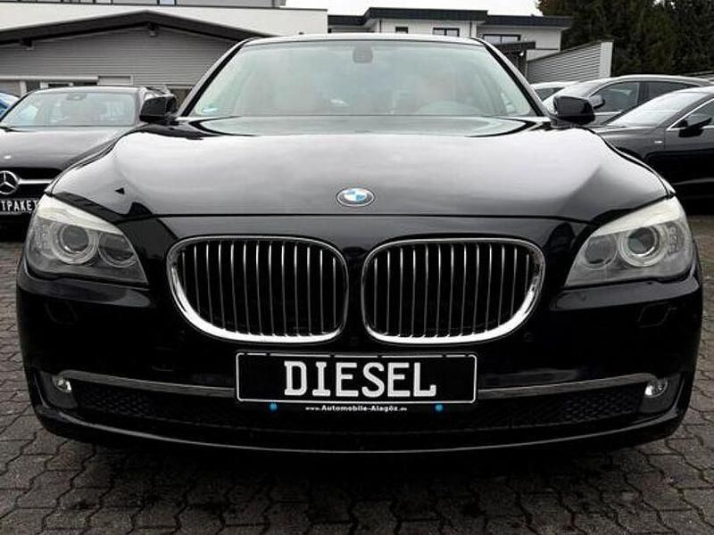 Second-hand BMW 730 245 CP (180 kW) 2012 Negru Berlinǎ