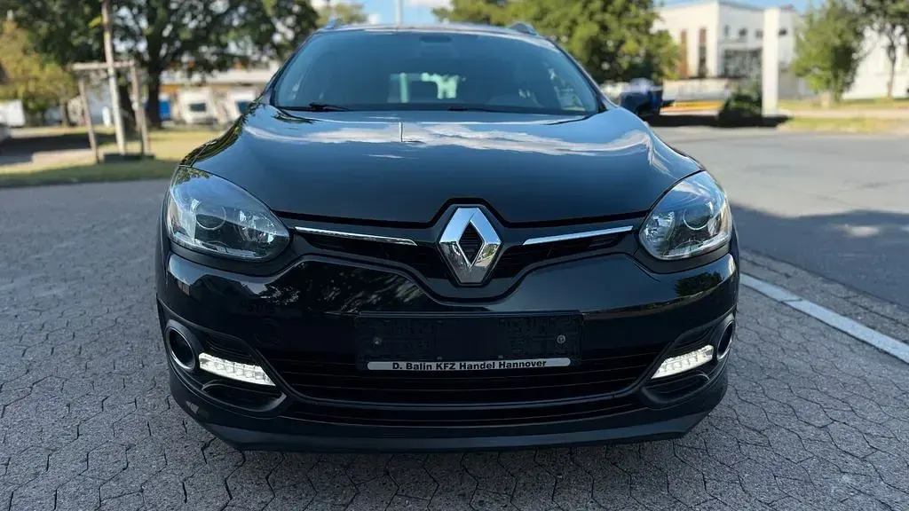 Gebraucht Renault Mégane III LIMITED 116 PS (85 kW) 2015 Schwarz Limousine