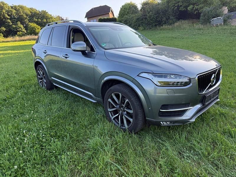 Silber Gebraucht 2017 Volvo XC90 Momentum SUV | 21.990 € (Superpreis) - Bild 1/4