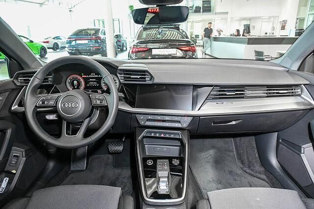 Gebraucht Audi A3 Basis 150 PS (110 kW) 2024 Schwarz Limousine