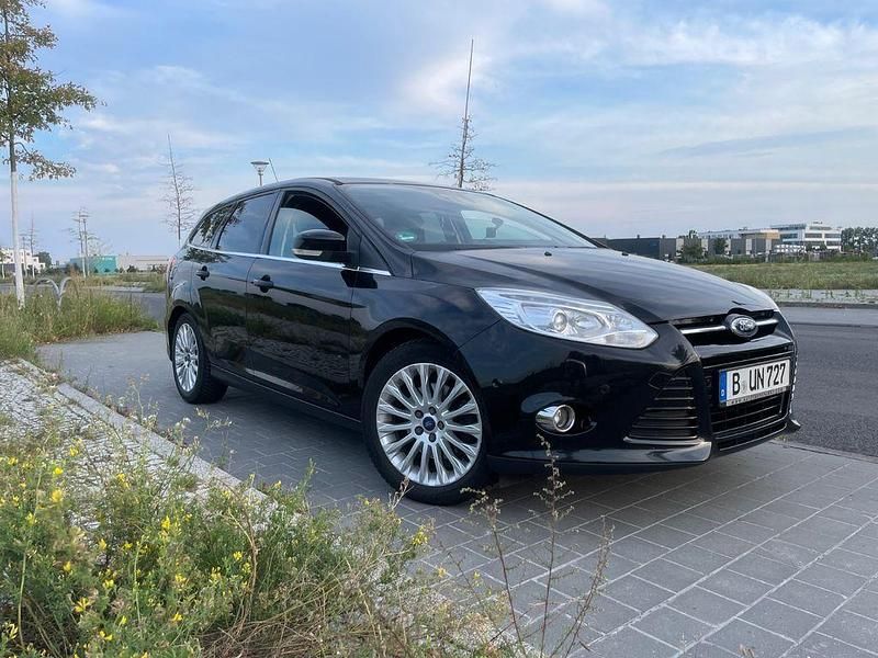 Schwarz Gebraucht 2013 Ford Focus Titanium Kombi | 5.000 € (Fairer Preis) - Bild 1/4