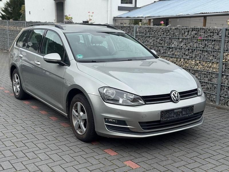 Silber Gebraucht 2015 VW Golf VII Kombi | 6.899 € (Fairer Preis) - Bild 1/4