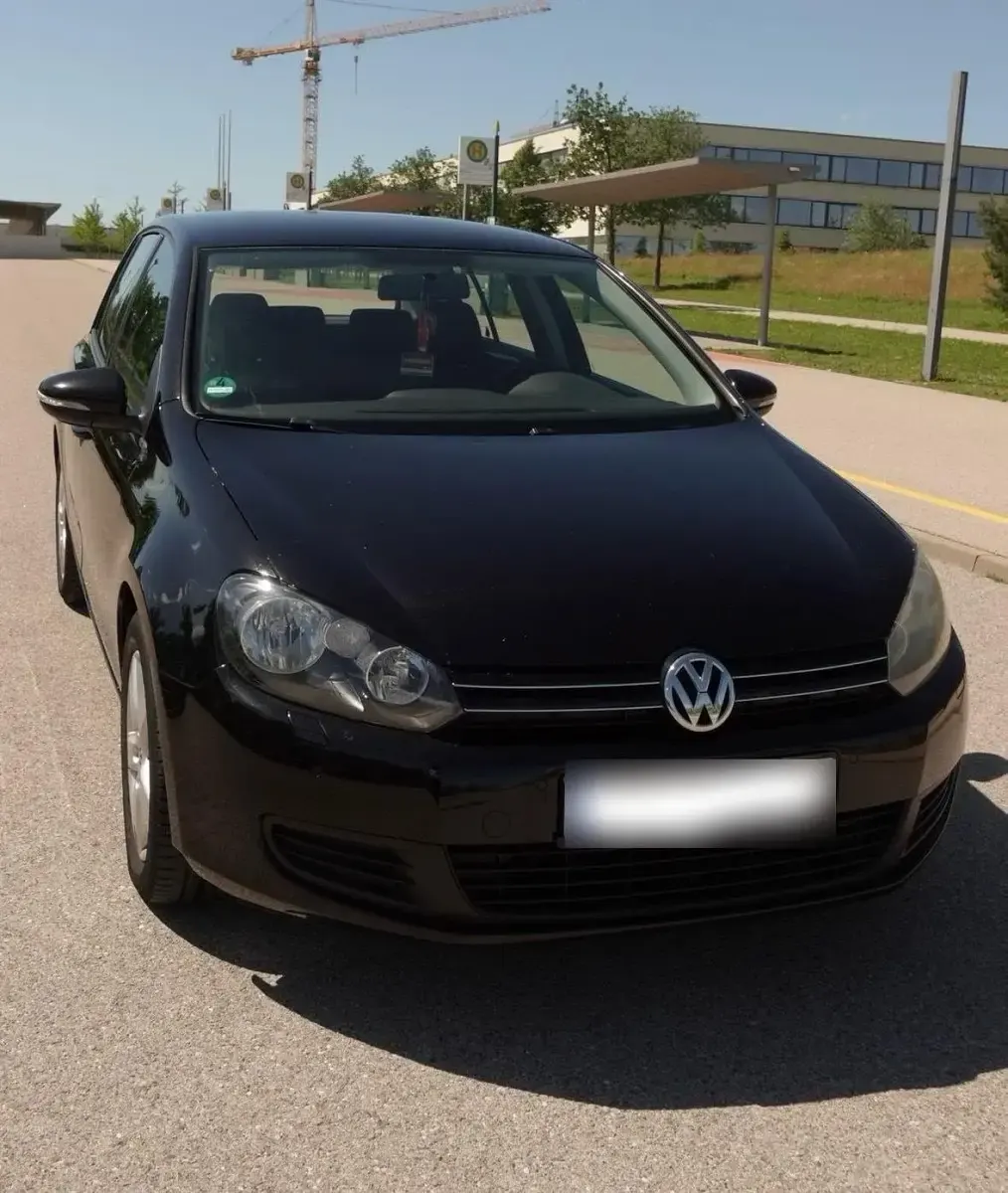 Gebraucht VW Golf VI 105 PS (77 kW) 2011 Schwarz Kleinwagen