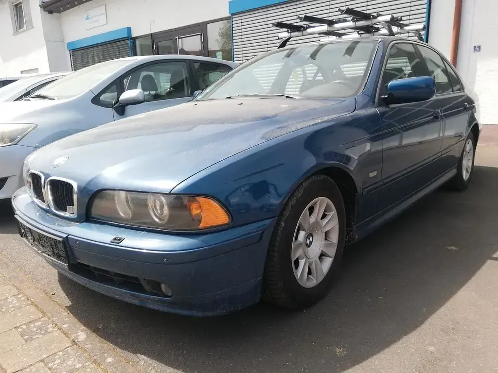 Second-hand BMW 520 170 CP (125 kW) 2003 Albastru Berlinǎ