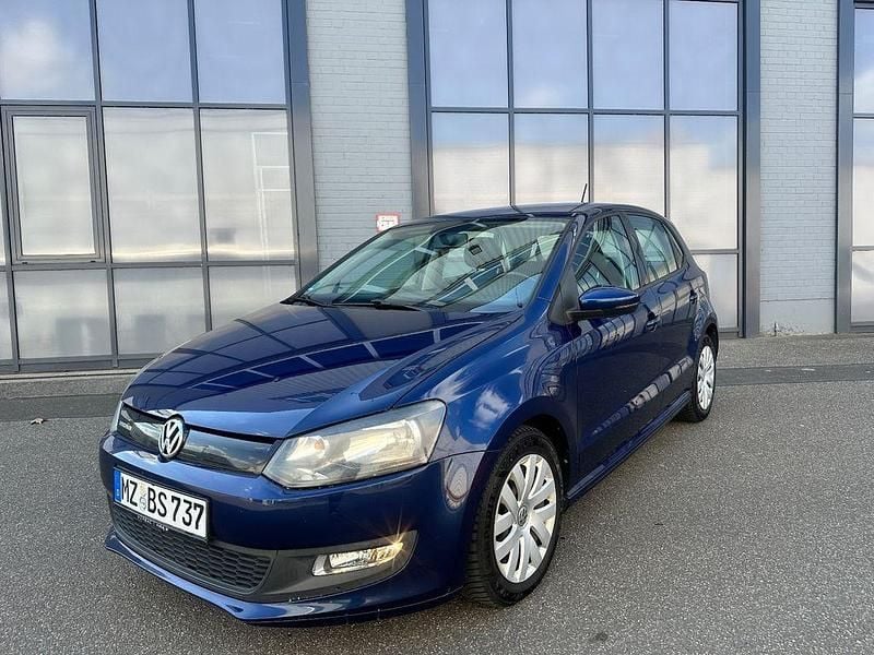 Second-hand VW Polo 75 CP (55 kW) 2013 Albastru Hatchback