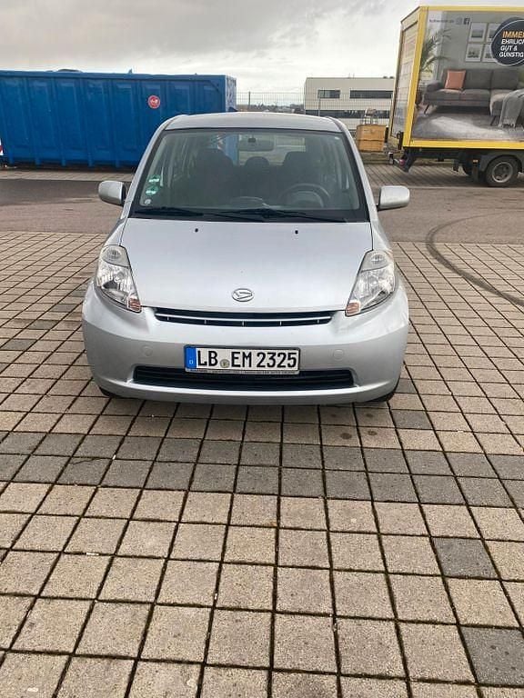 Gebraucht Daihatsu Sirion 69 PS (50 kW) 2007 Silber Kleinwagen