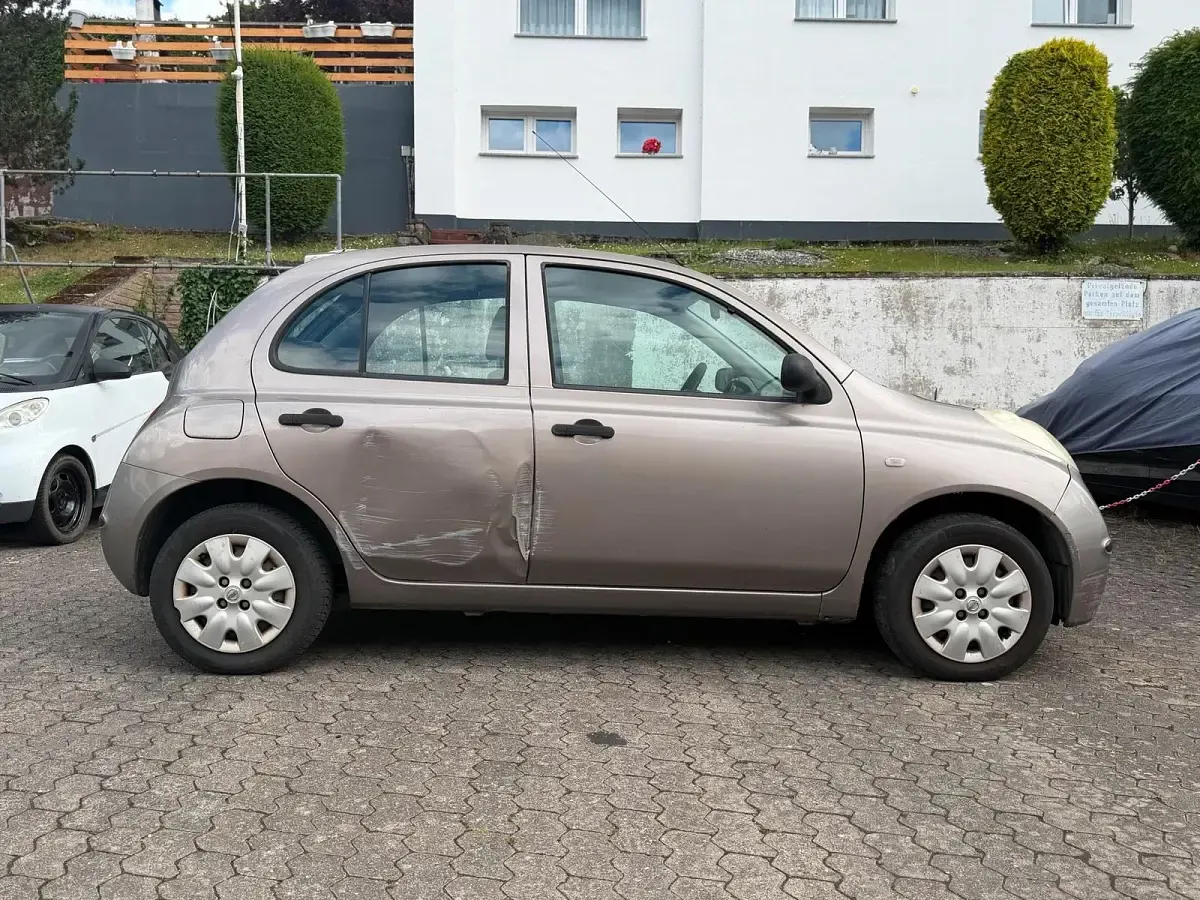 Gebraucht Nissan Micra 65 PS (47 kW) 2006 Silber Kleinwagen