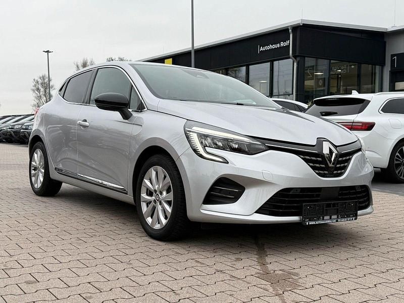 Silber Gebraucht 2021 Renault Clio V Intens Kleinwagen | 15.990 € (Fairer Preis) - Bild 1/4