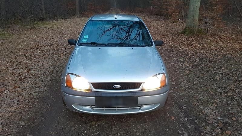 Gebraucht Ford Fiesta 59 PS (43 kW) 2002 Silber Kleinwagen